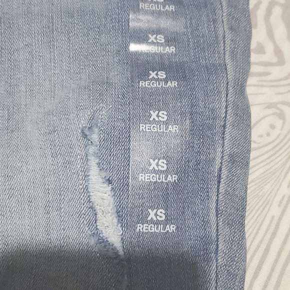 High Rise Distressed Jeggings - Picture 5 of 8